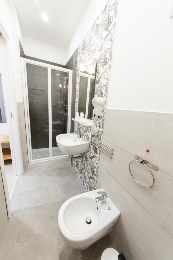 The Uncle'S House Hotel Catania Bagian luar foto