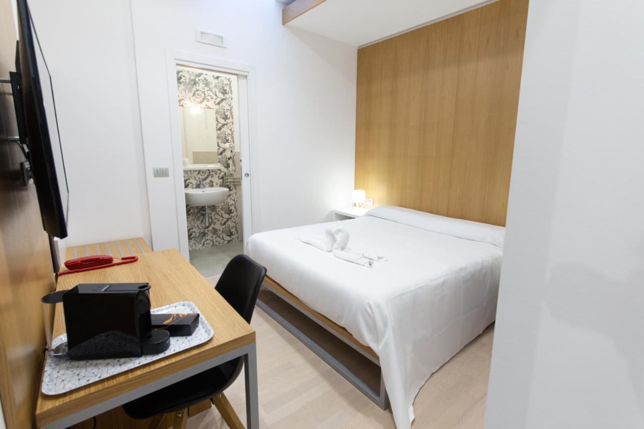 The Uncle'S House Hotel Catania Bagian luar foto